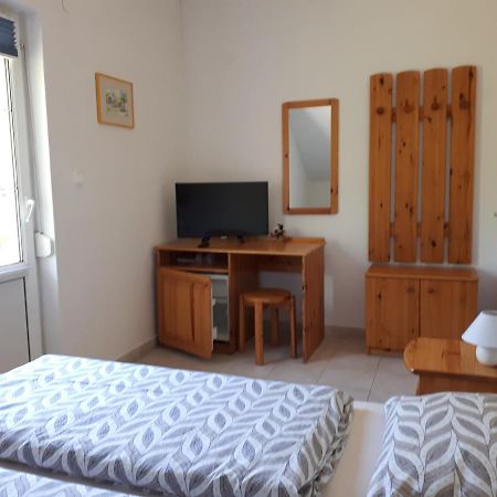 Balatonszárszó Borkuti Panzio Es Apartman المظهر الخارجي الصورة