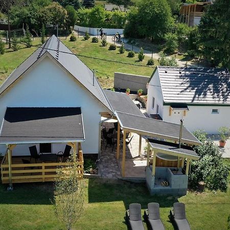 Balatonszárszó Borkuti Panzio Es Apartman المظهر الخارجي الصورة