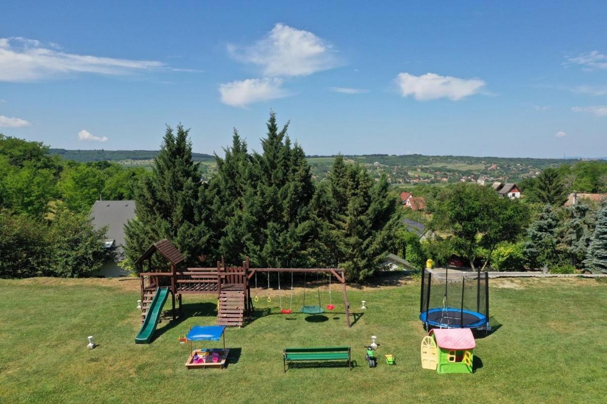 Balatonszárszó Borkuti Panzio Es Apartman المظهر الخارجي الصورة