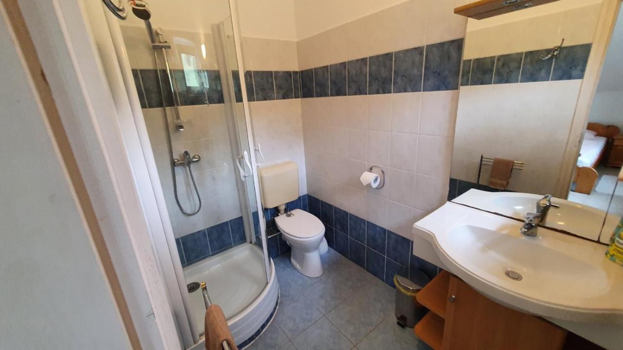 Balatonszárszó Borkuti Panzio Es Apartman المظهر الخارجي الصورة