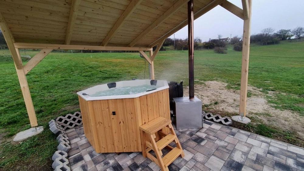 Balatonszárszó Borkuti Panzio Es Apartman المظهر الخارجي الصورة